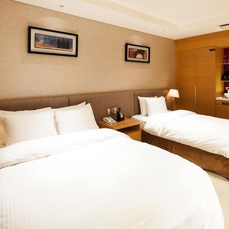 Sol Beach Yangyang Exterior photo